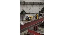 DeWalt DCG405NT - Meuleuse Sans Fil Li-Ion 18V (machine Seule) Dans TSAK - 125 Mm - Moteur Brushless - DCG405NT-XJ -Makita Boutique 80aa05bcf8bcc2b20d8cc8dd6f195471