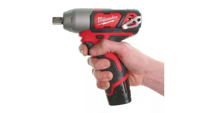 Milwaukee M12 BIW12-0 - Clé à Choc Sans Fil Li-Ion 12V (machine Seule) - 138 Nm - 1/2" - 4933447134 4 Milwaukee M12 BIW12-0 - Clé à Choc Sans Fil Li-Ion 12V (machine Seule) - 138 Nm - 1/2" - 4933447134 – Image 2