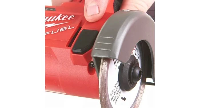 Milwaukee M12 FCOT-0 - Meuleuse D'angle Sans Fil Li-Ion 12V (machine Seule) - Moteur Brushless - 10 X 76 Mm - 4933464618 5 Milwaukee M12 FCOT-0 - Meuleuse D'angle Sans Fil Li-Ion 12V (machine Seule) - Moteur Brushless - 10 X 76 Mm - 4933464618 – Image 3